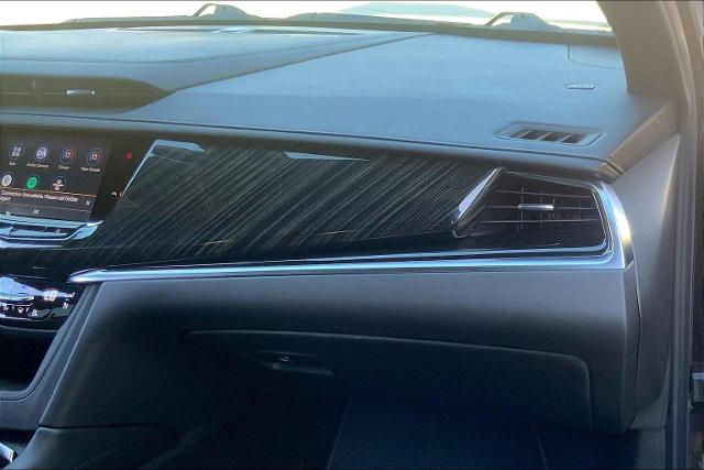 2025 Cadillac XT6 Vehicle Photo in KANSAS CITY, MO 64114-4545