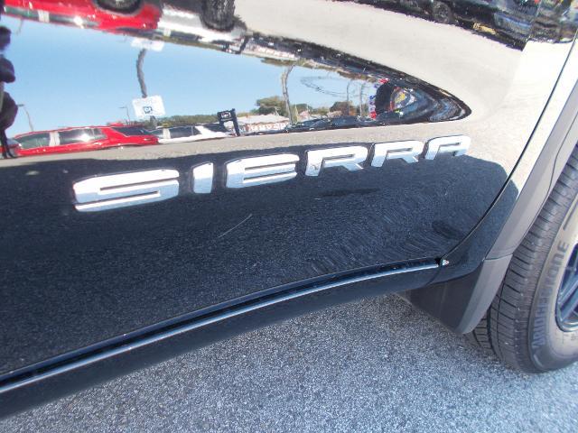 2024 GMC Sierra 1500 Vehicle Photo in LOWELL, MA 01852-4336