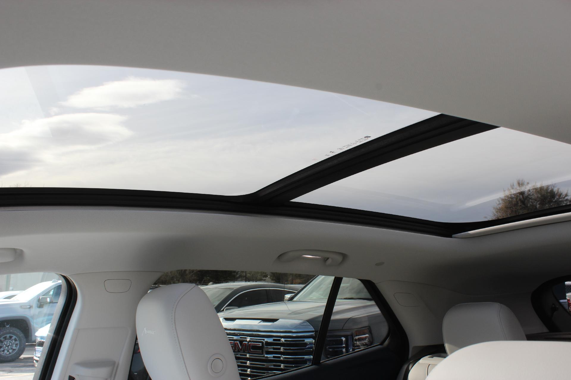 2025 Buick Envision Vehicle Photo in AURORA, CO 80012-4011