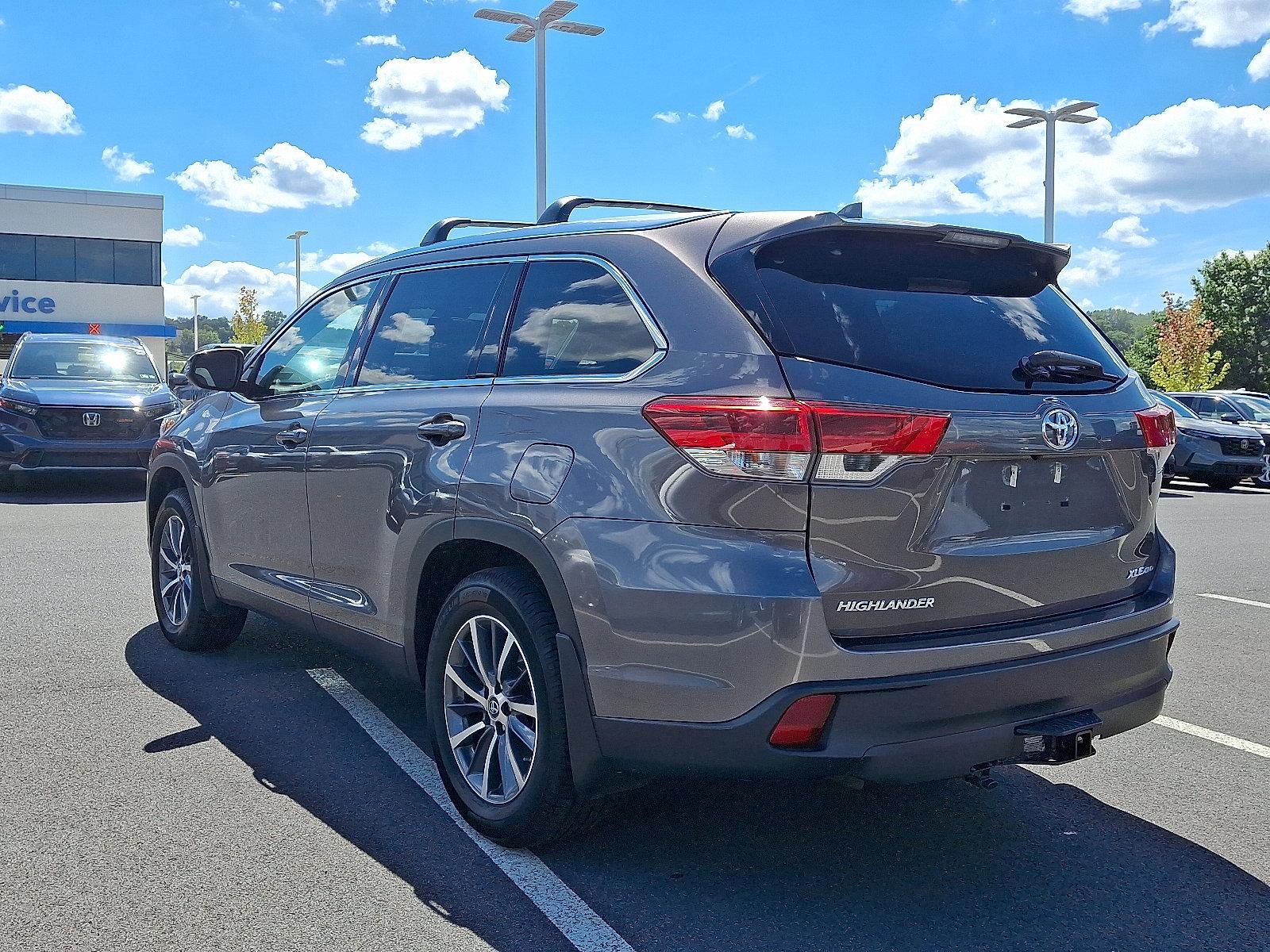 2019 Toyota Highlander Vehicle Photo in Harrisburg, PA 17111
