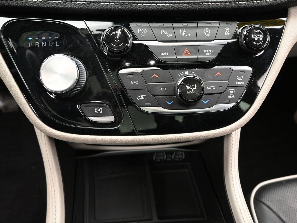 2022 Chrysler Pacifica Vehicle Photo in Cedar Rapids, IA 52402