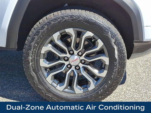 2024 GMC Canyon Vehicle Photo in DANBURY, CT 06810-5034