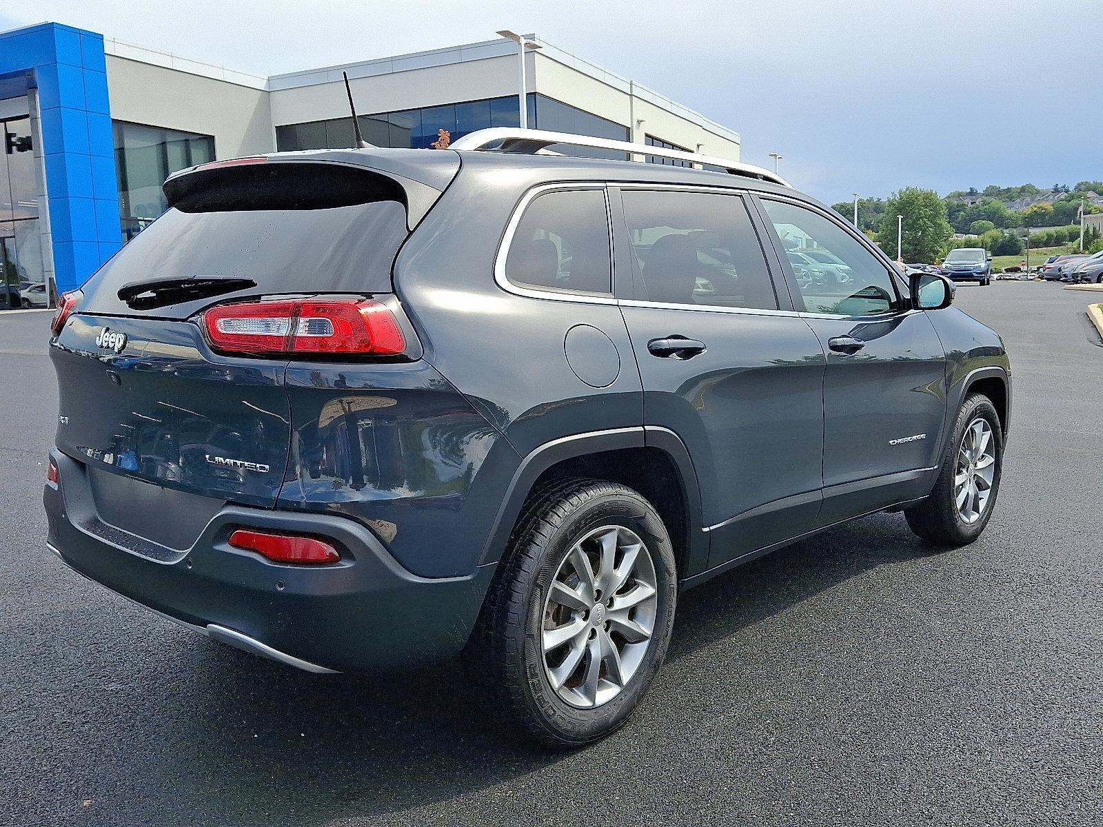 2018 Jeep Cherokee Vehicle Photo in Harrisburg, PA 17111