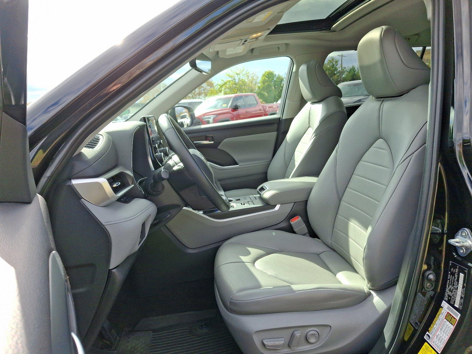 2022 Toyota Highlander Vehicle Photo in Trevose, PA 19053