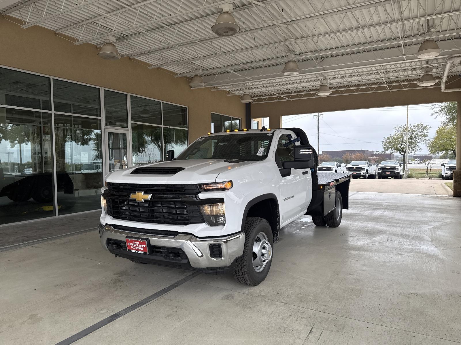 2025 Chevrolet Silverado 3500 HD Chassis Cab Vehicle Photo in GEORGETOWN, TX 78626-7508