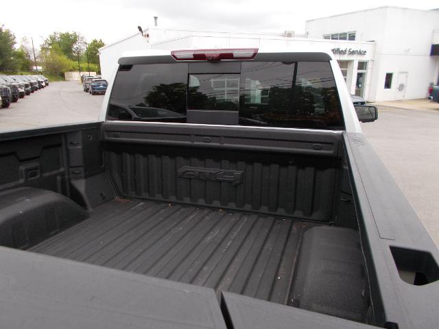 2022 GMC Sierra 1500 Vehicle Photo in LOWELL, MA 01852-4336