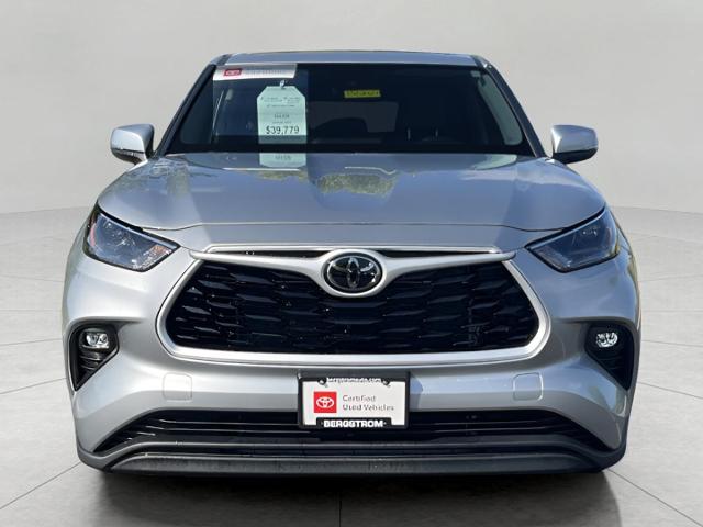 2024 Toyota Highlander Vehicle Photo in Neenah, WI 54956