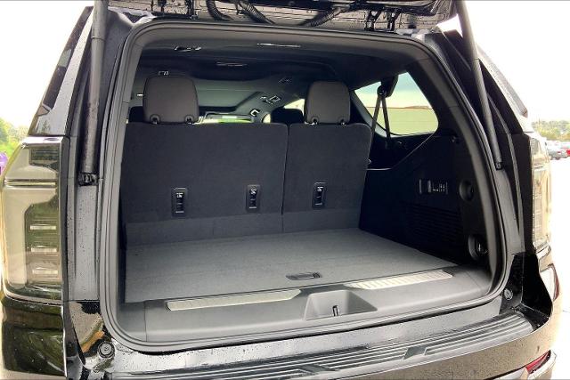 2025 Chevrolet Suburban Vehicle Photo in KANSAS CITY, MO 64114-4502