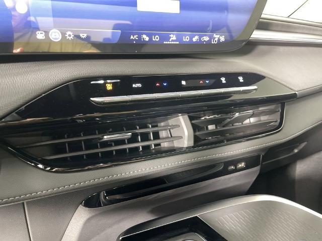 2025 Buick Enclave Vehicle Photo in GILBERT, AZ 85297-0402