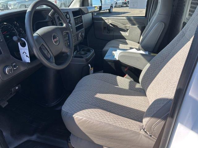 2025 GMC Savana Cargo 3500 Vehicle Photo in SAINT CLAIRSVILLE, OH 43950-8512
