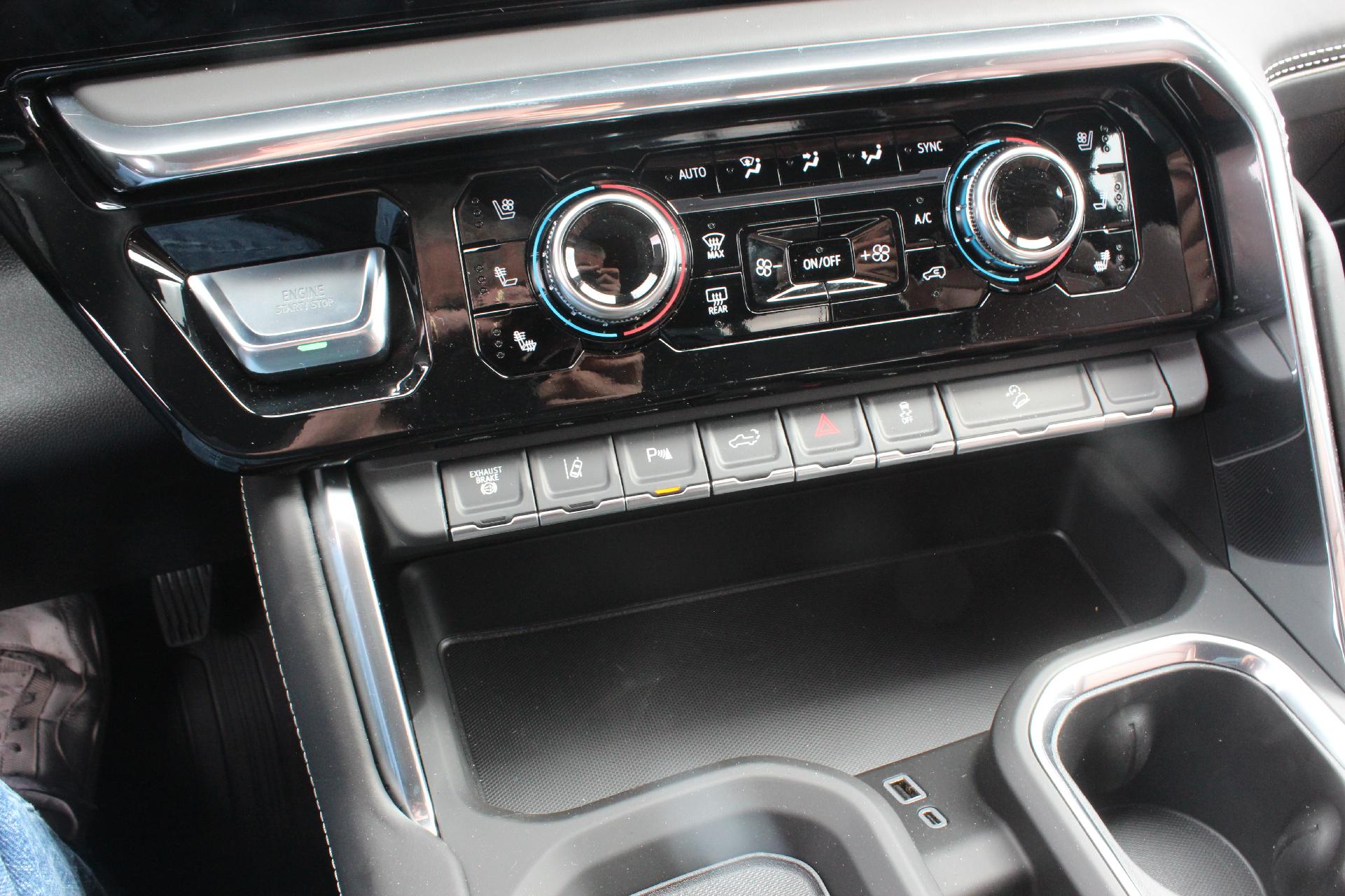 2026 GMC Sierra 3500 HD Vehicle Photo in AURORA, CO 80012-4011