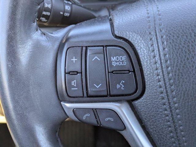 2019 Toyota Highlander Vehicle Photo in BRUNSWICK, GA 31525-1881