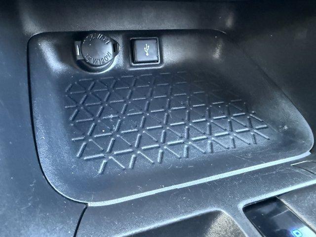 2020 Toyota RAV4 Vehicle Photo in LEOMINSTER, MA 01453-2952