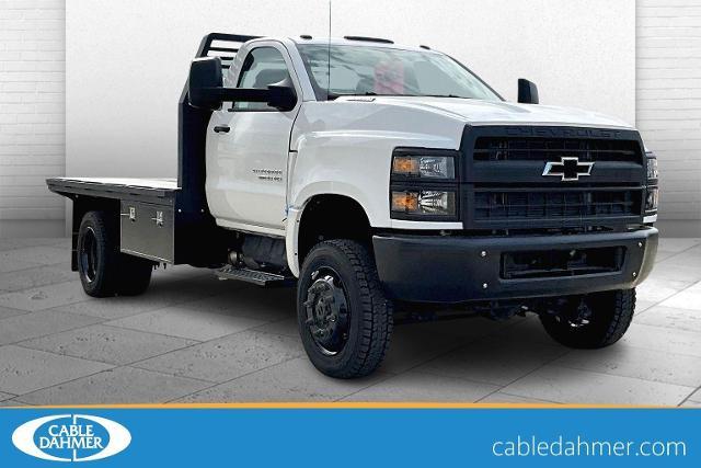 2024 Chevrolet Silverado Chassis Cab Vehicle Photo in TOPEKA, KS 66609-0000