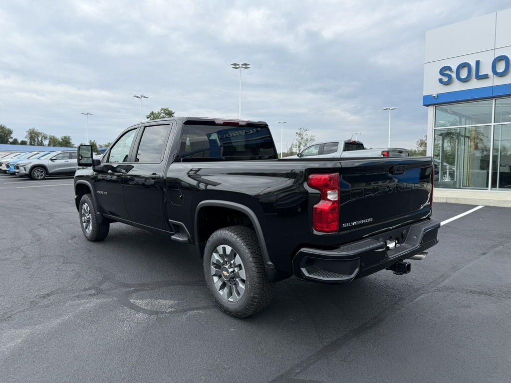 2026 Chevrolet Silverado 2500 HD photo 3 of 9