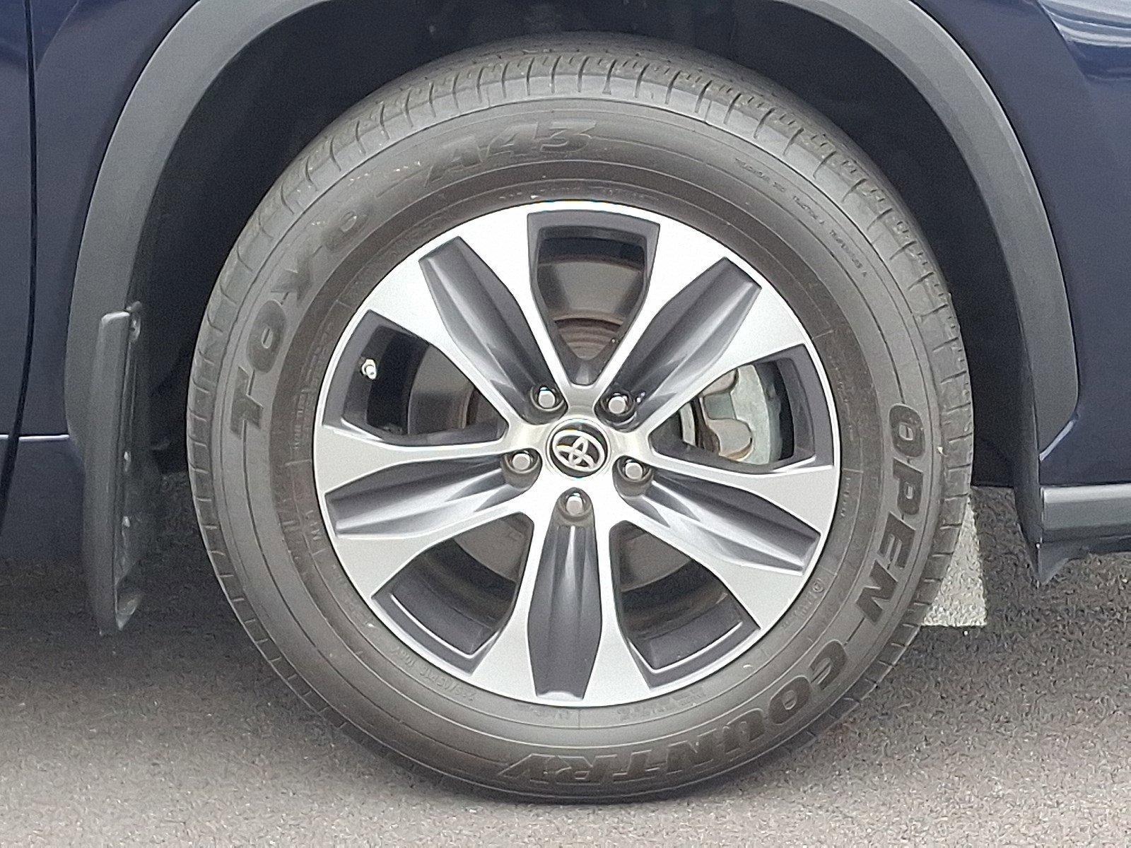 2020 Toyota Highlander Vehicle Photo in Harrisburg, PA 17111