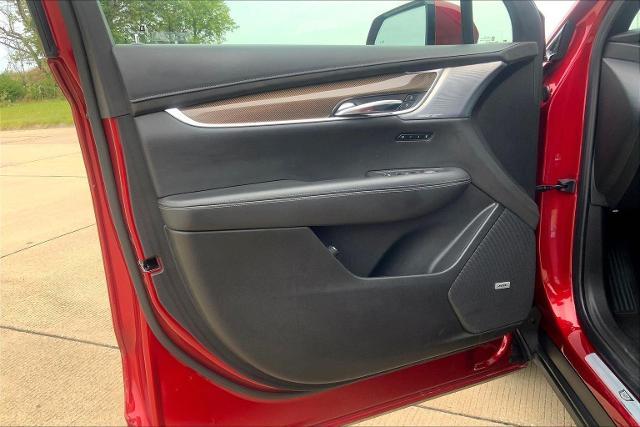 2024 Cadillac XT6 Vehicle Photo in TOPEKA, KS 66609-0000