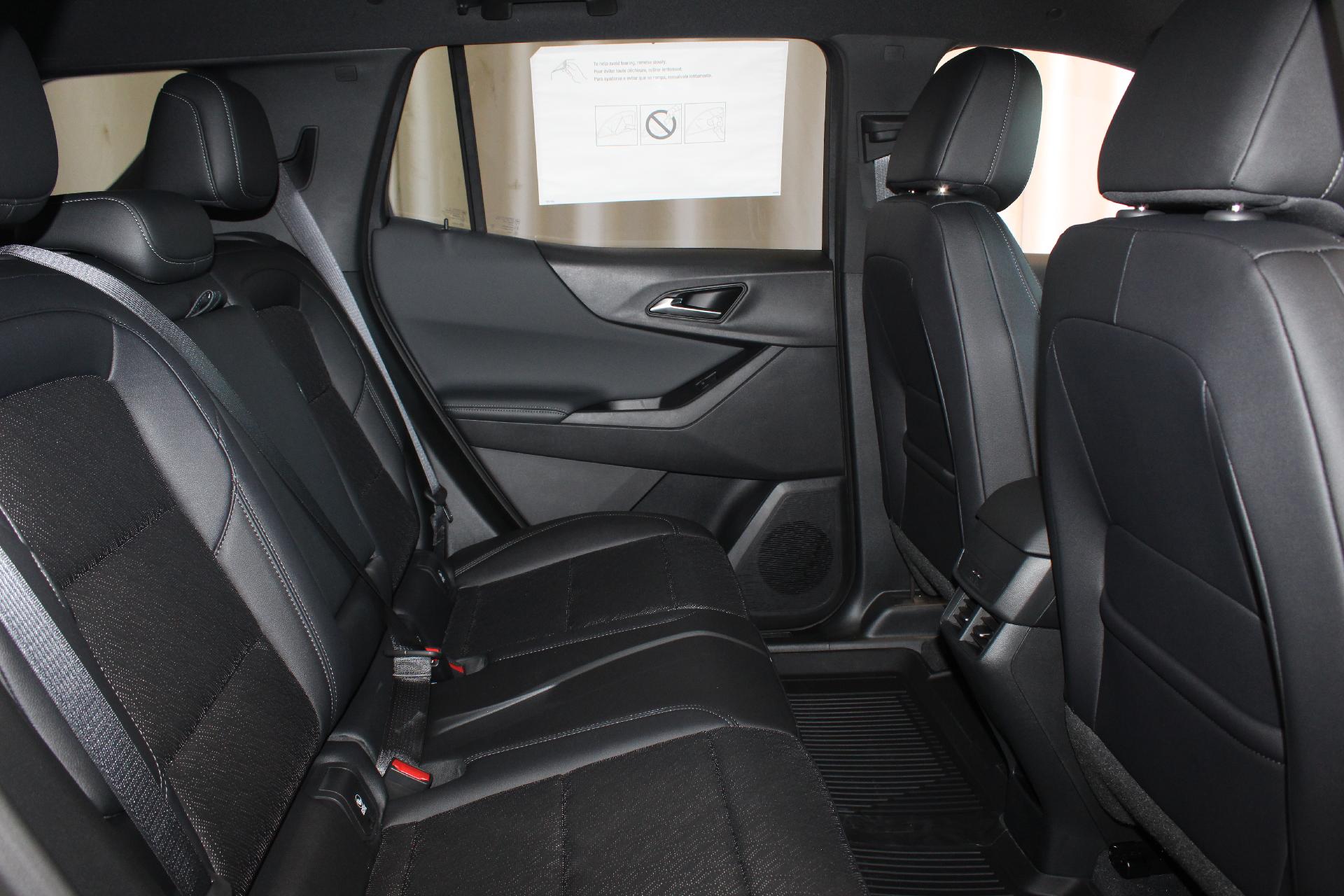 2026 Chevrolet Equinox Vehicle Photo in NORTHAMPTON, MA 01060-1120