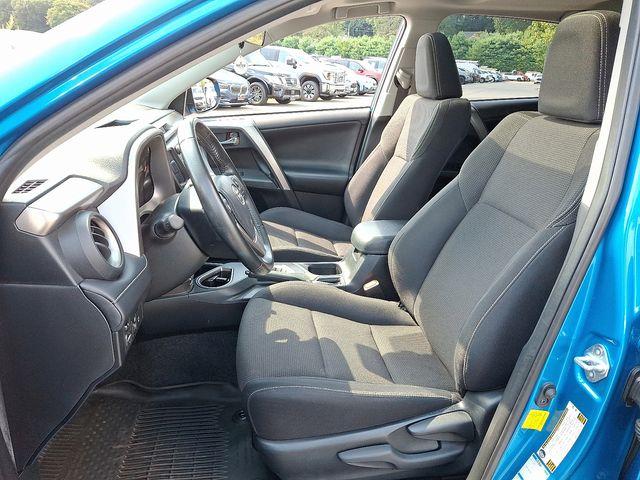 2018 Toyota RAV4 Vehicle Photo in DANBURY, CT 06810-5034