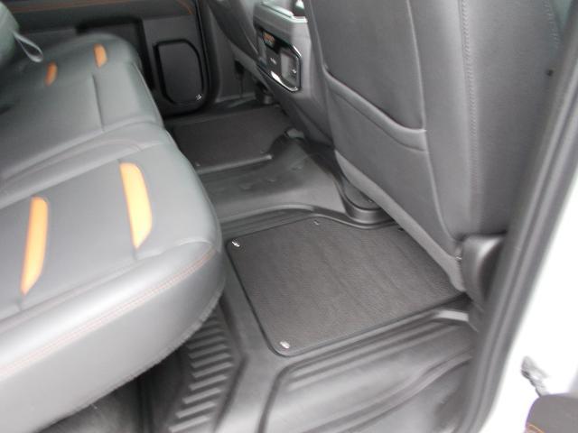 2022 GMC Sierra 1500 Vehicle Photo in LOWELL, MA 01852-4336