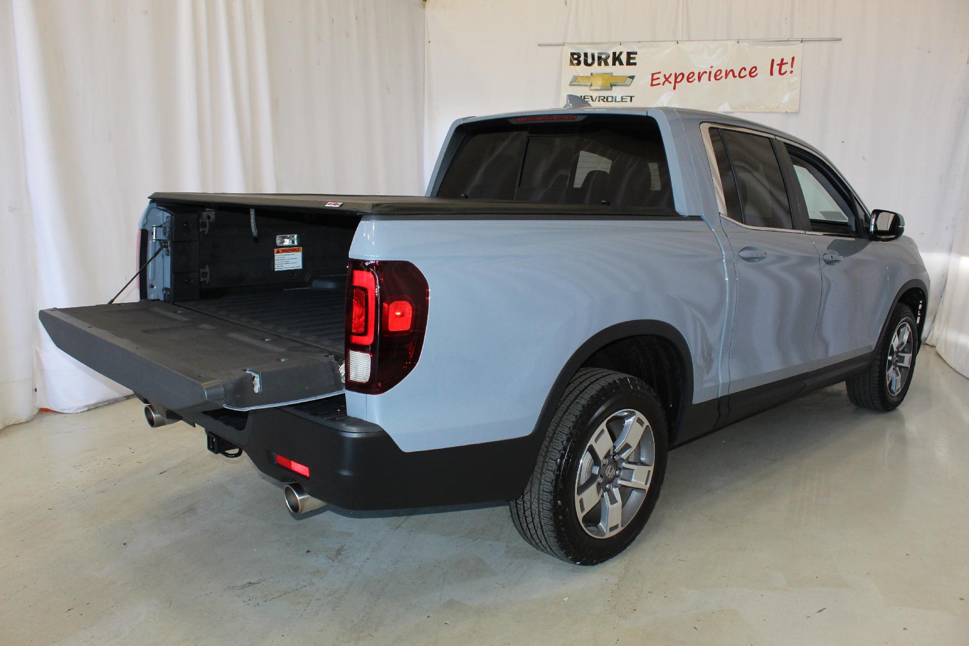 2024 Honda Ridgeline Vehicle Photo in NORTHAMPTON, MA 01060-1120