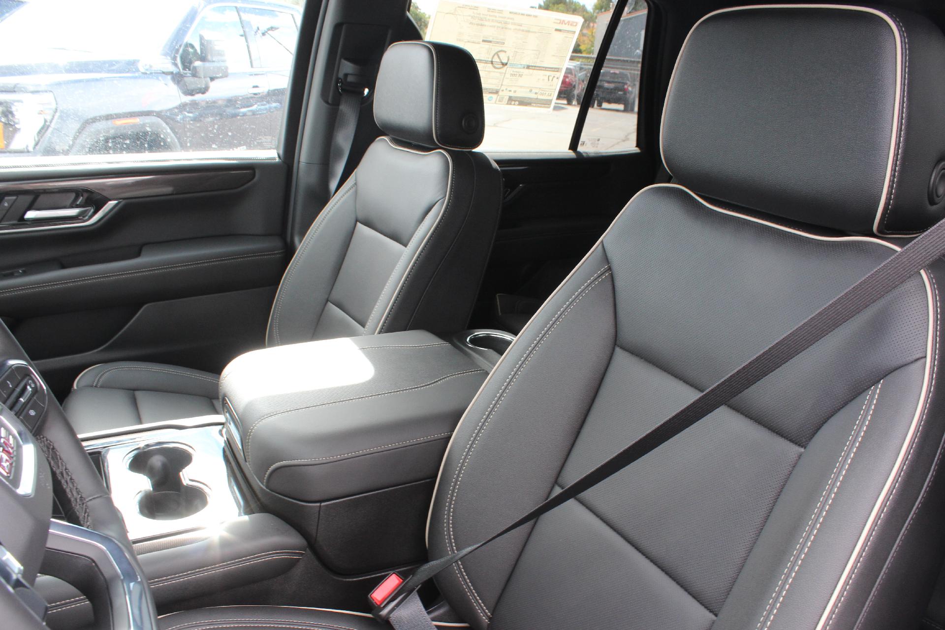 2025 GMC Yukon Vehicle Photo in AURORA, CO 80012-4011