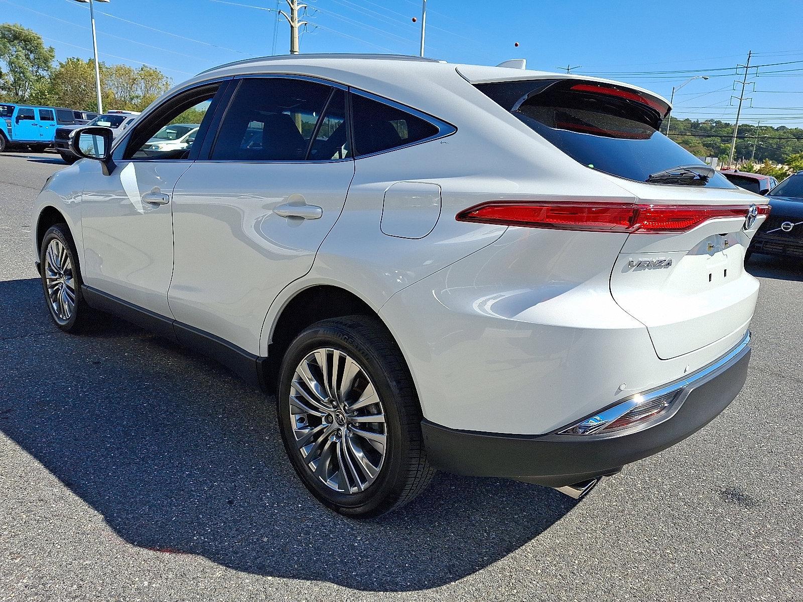 2023 Toyota Venza Vehicle Photo in BETHLEHEM, PA 18017-9401