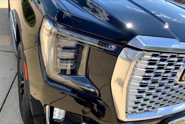 2024 GMC Yukon XL Vehicle Photo in TOPEKA, KS 66609-0000