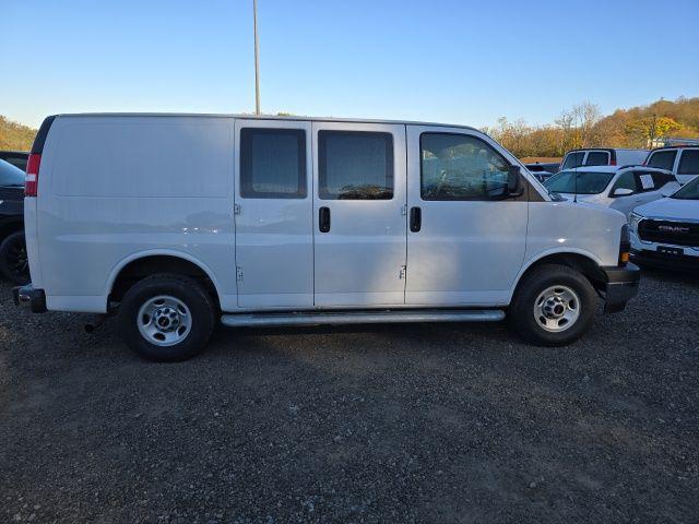 2024 GMC Savana Cargo Van Vehicle Photo in Pleasant Hills, PA 15236