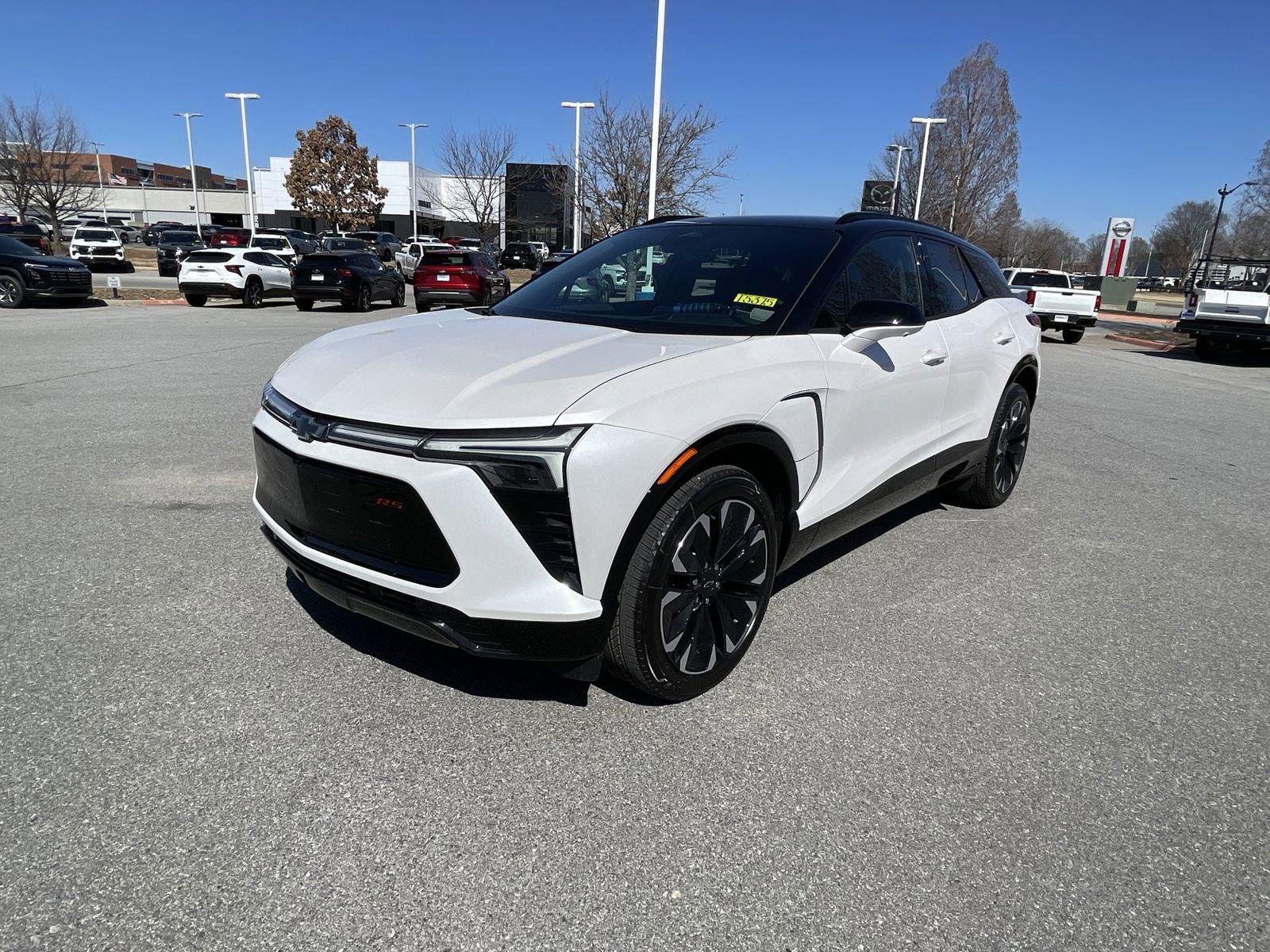 2025 Chevrolet Blazer EV Vehicle Photo in BENTONVILLE, AR 72712-4322