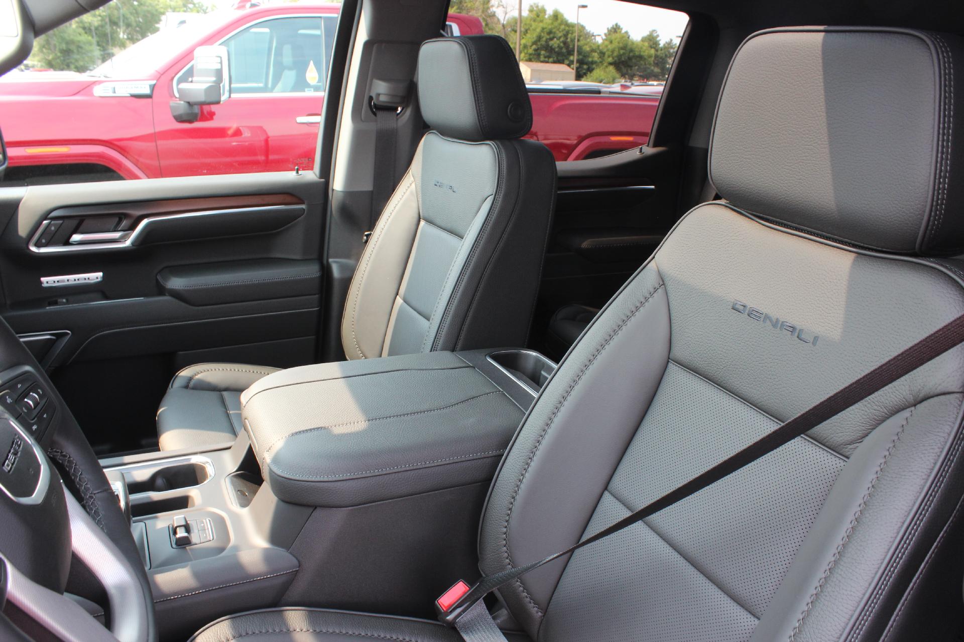 2025 GMC Sierra 1500 Vehicle Photo in AURORA, CO 80012-4011