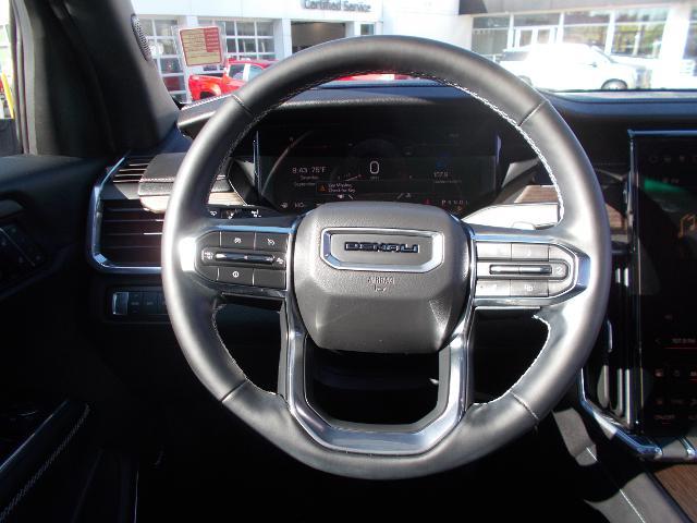 2024 GMC Acadia Vehicle Photo in LOWELL, MA 01852-4336