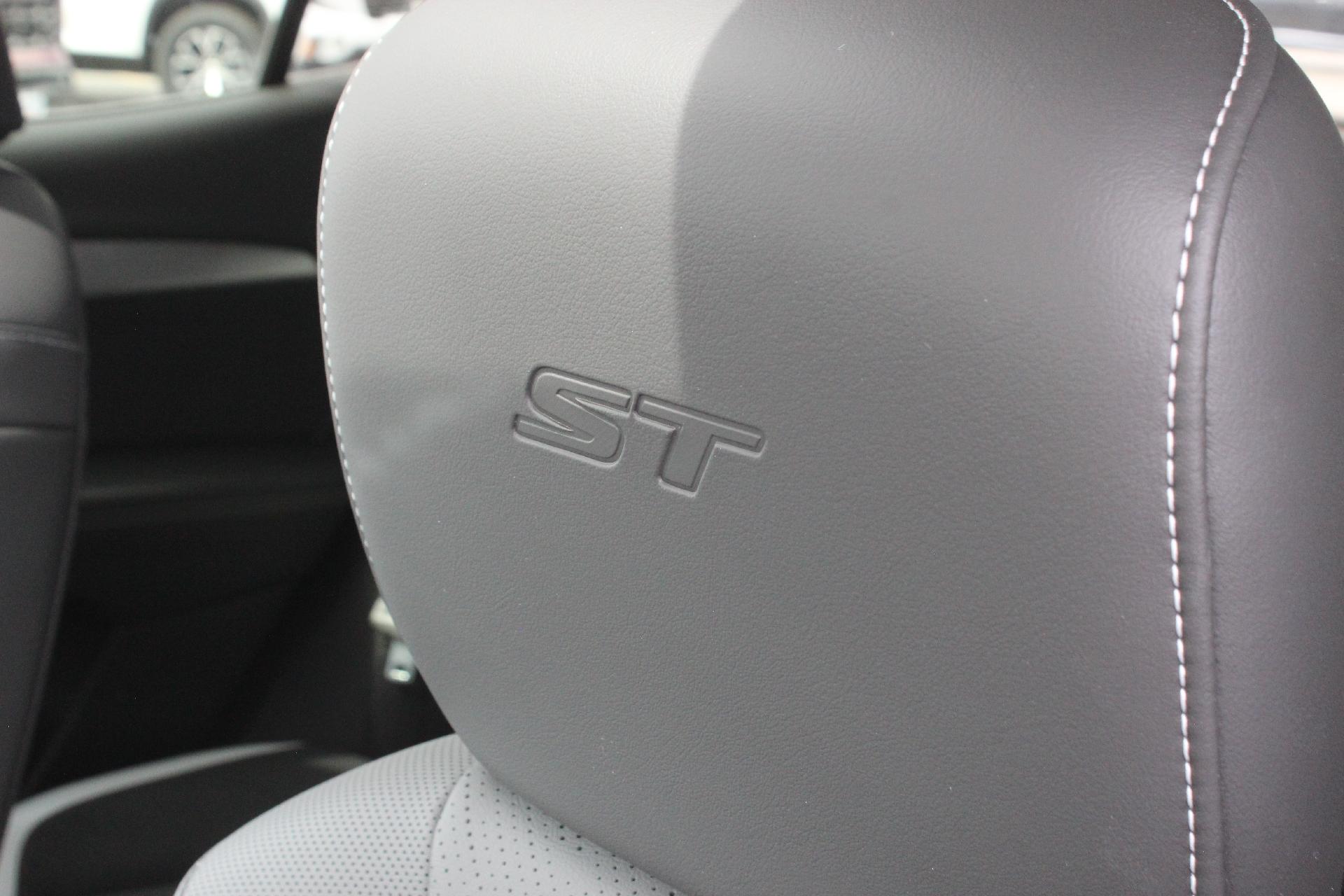 2025 Buick Envision Vehicle Photo in AURORA, CO 80012-4011