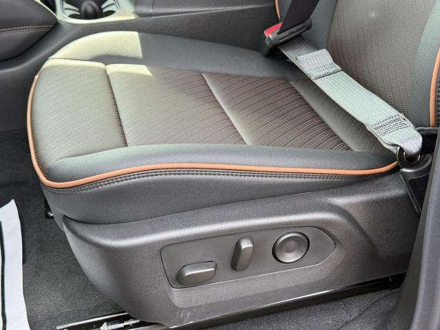 2025 GMC Canyon Vehicle Photo in COLUMBIA, MO 65203-3903