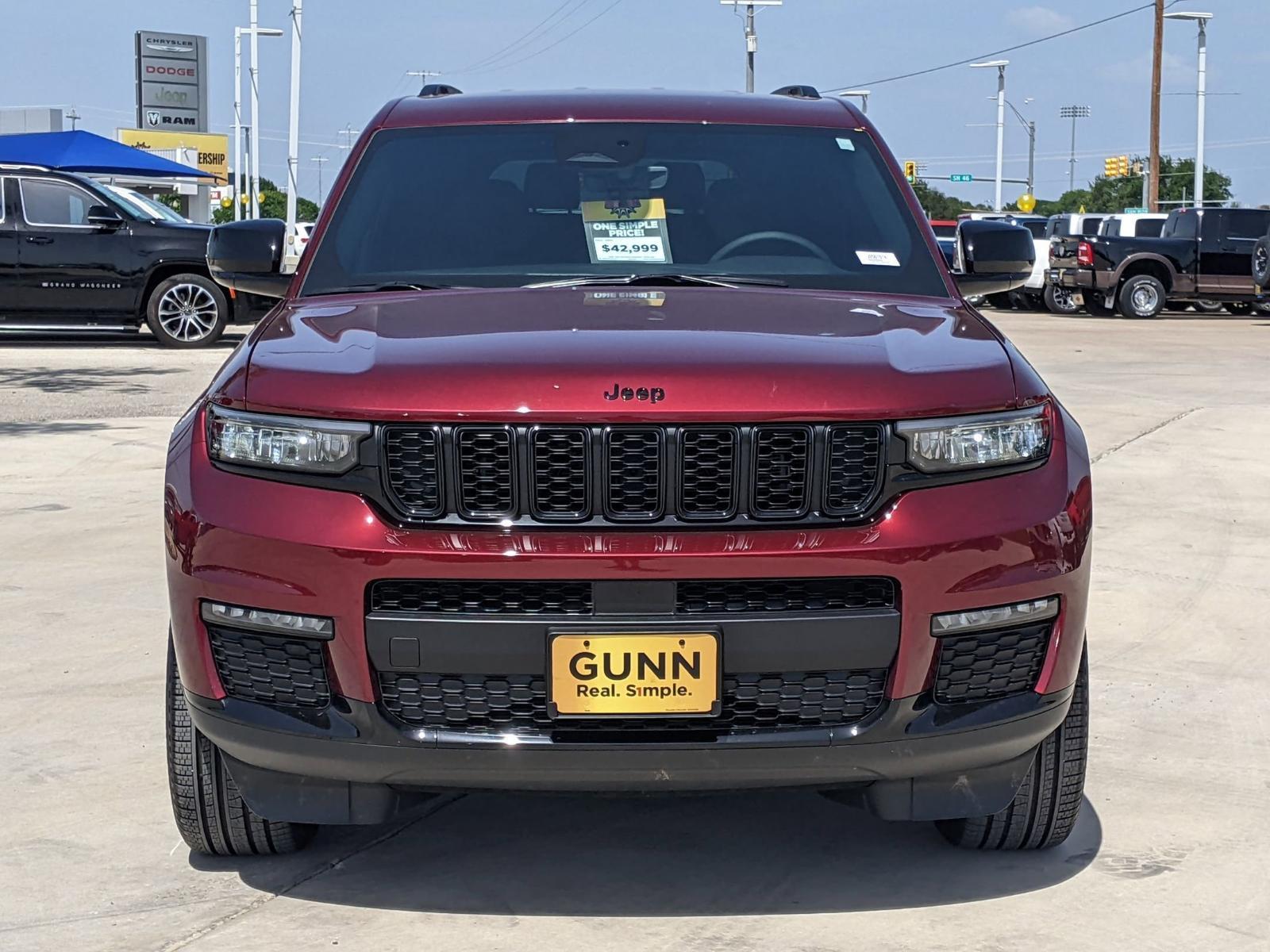 2025 Jeep Grand Cherokee L Vehicle Photo in Seguin, TX 78155