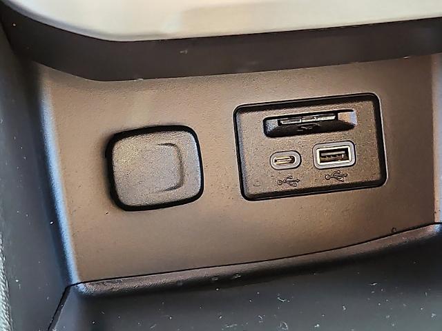 2023 GMC Acadia Vehicle Photo in TREVOSE, PA 19053-4984