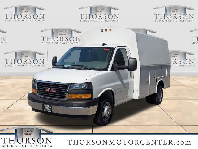 2025 GMC Savana Cutaway 3500 Vehicle Photo in PASADENA, CA 91107-3803