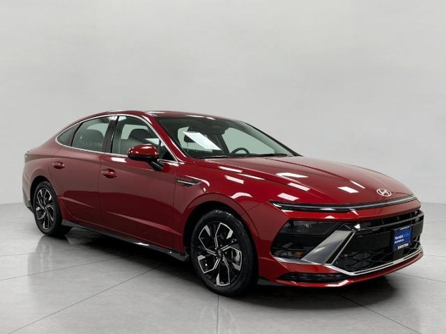 2024 Hyundai SONATA Vehicle Photo in Neenah, WI 54956