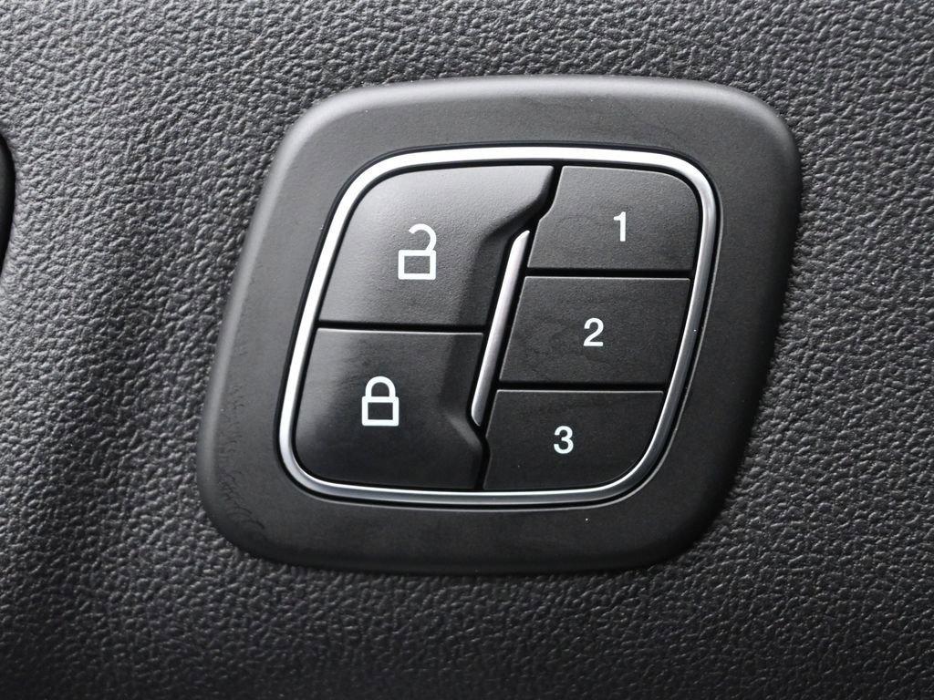 2021 Ford Escape Vehicle Photo in Cedar Rapids, IA 52402