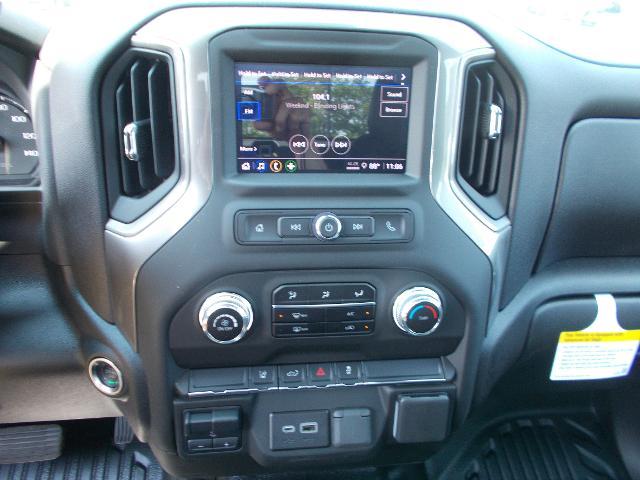 2025 GMC Sierra 2500 HD Vehicle Photo in LOWELL, MA 01852-4336