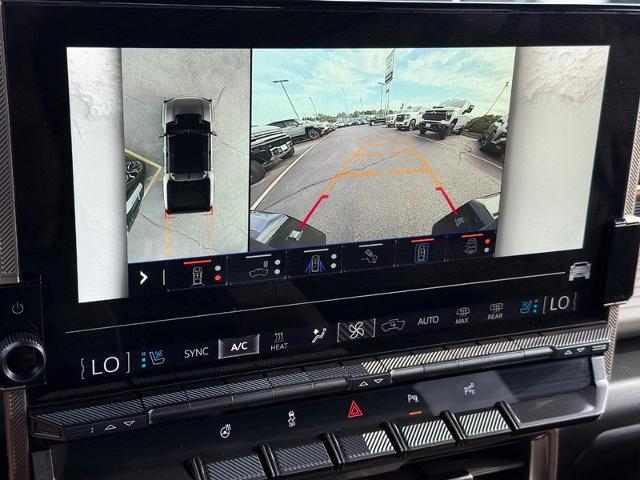 2025 GMC HUMMER EV Pickup Vehicle Photo in COLUMBIA, MO 65203-3903