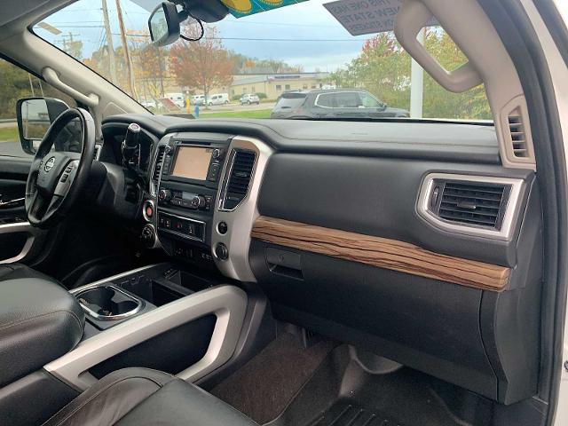 2019 Nissan Titan Vehicle Photo in MOON TOWNSHIP, PA 15108-2571