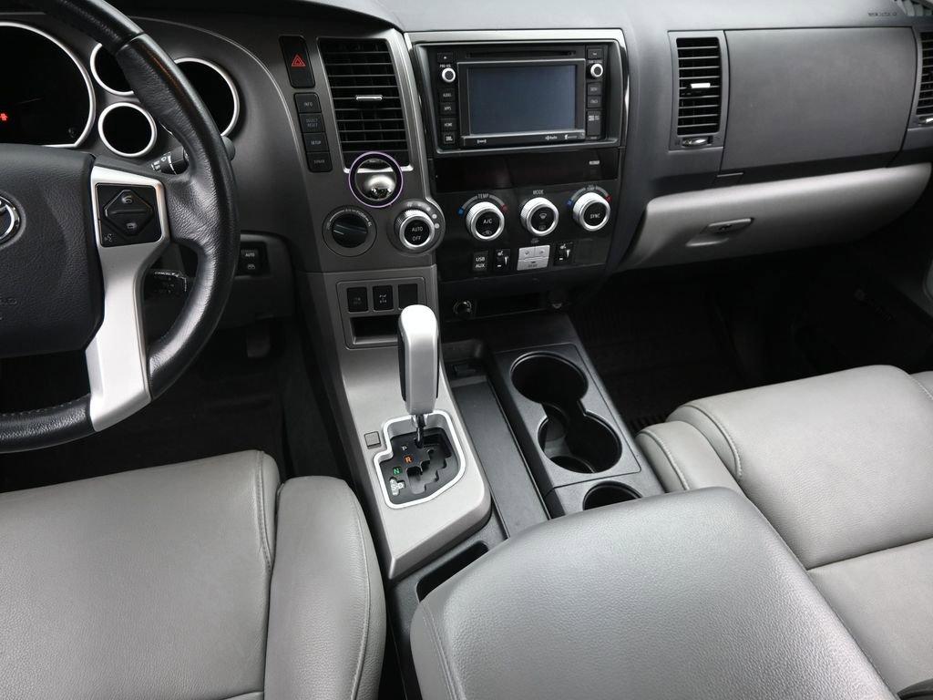 2017 Toyota Sequoia Vehicle Photo in Cedar Rapids, IA 52402