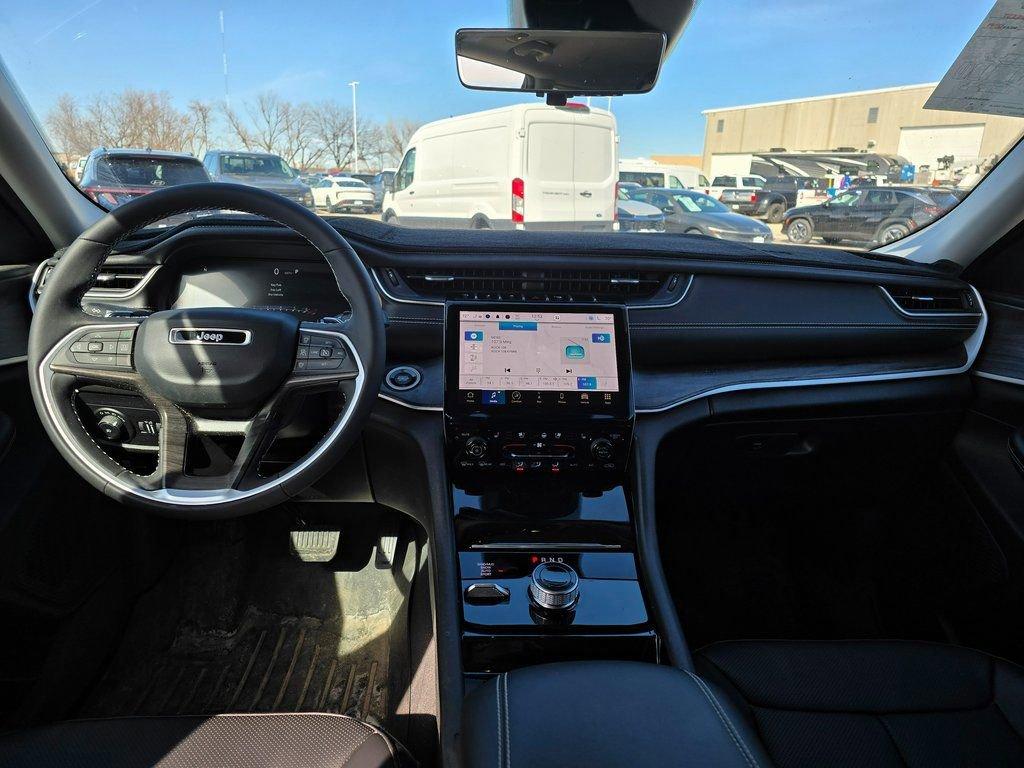 2023 Jeep Grand Cherokee Vehicle Photo in Cedar Rapids, IA 52402