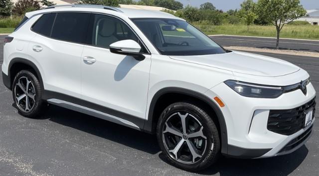 2025 Volkswagen Tiguan Vehicle Photo in Oshkosh, WI 54904