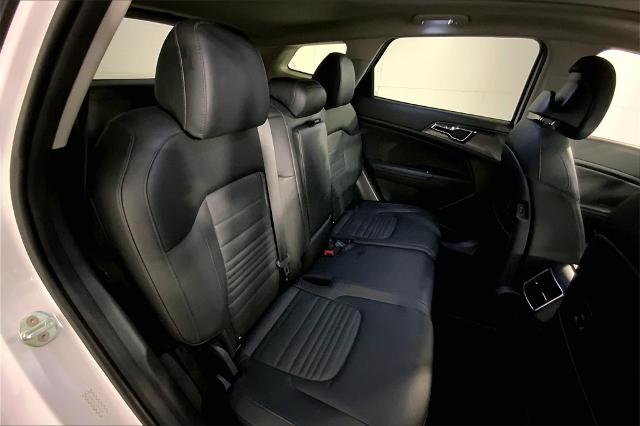 2023 Kia Sportage Vehicle Photo in Lees Summit, MO 64086