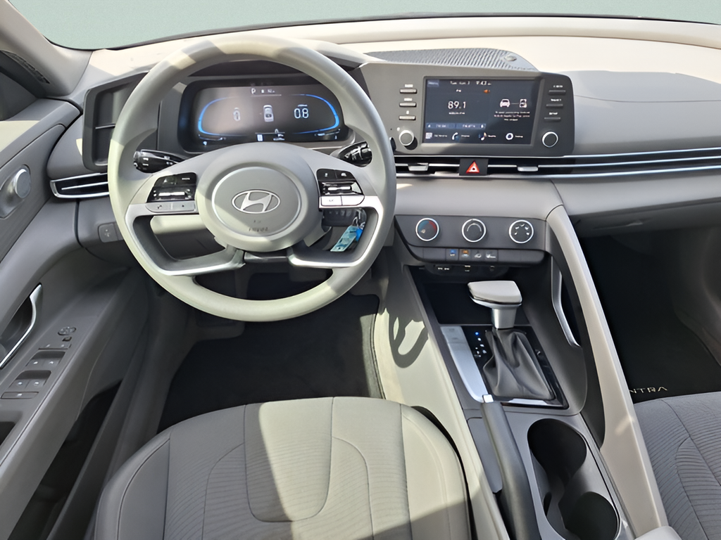 2025 Hyundai Elantra SE - 8