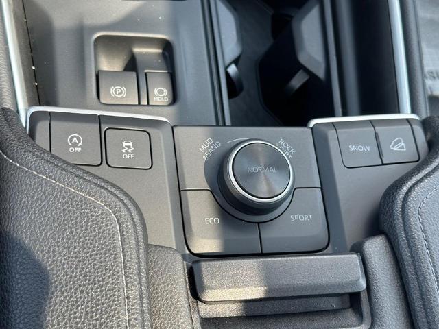 2025 Toyota Grand Highlander Vehicle Photo in COLUMBIA, MO 65203-3903