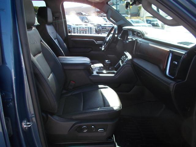 2024 GMC Sierra 1500 Vehicle Photo in LOWELL, MA 01852-4336