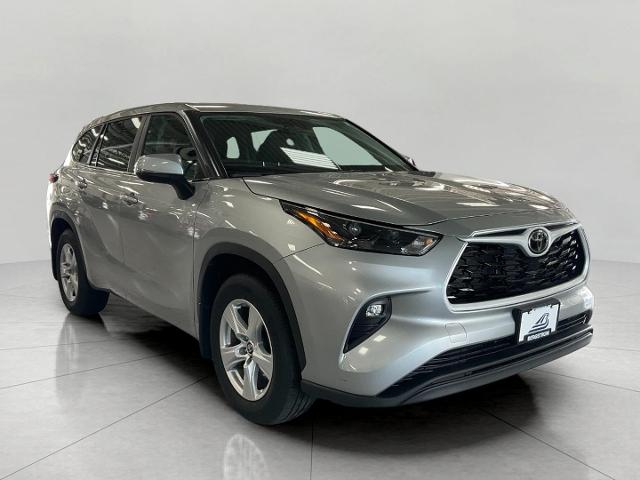 2024 Toyota Highlander Vehicle Photo in Neenah, WI 54956
